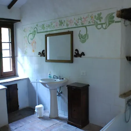 Mansion In Near Zocco 別荘