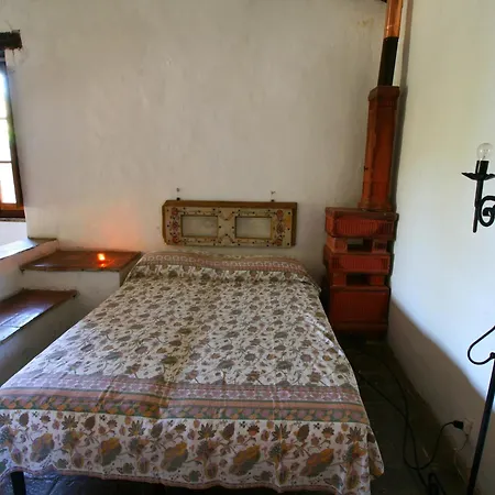 Mansion In Near Zocco بيت للعطل